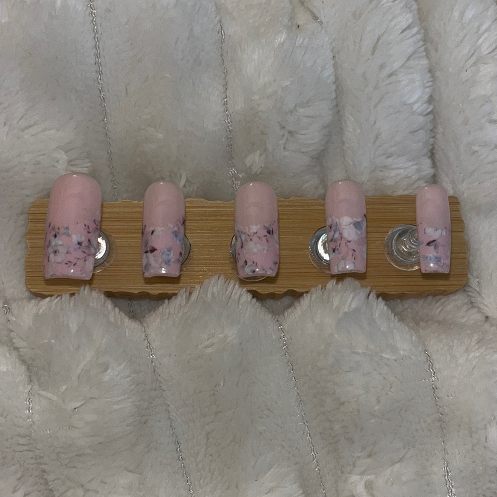 Pink Floral Press-On Nails